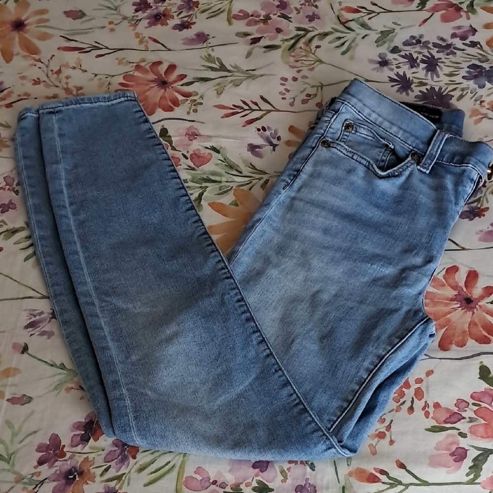 J.Crew Light Wash Size 2 /26 waist Crop Jeans